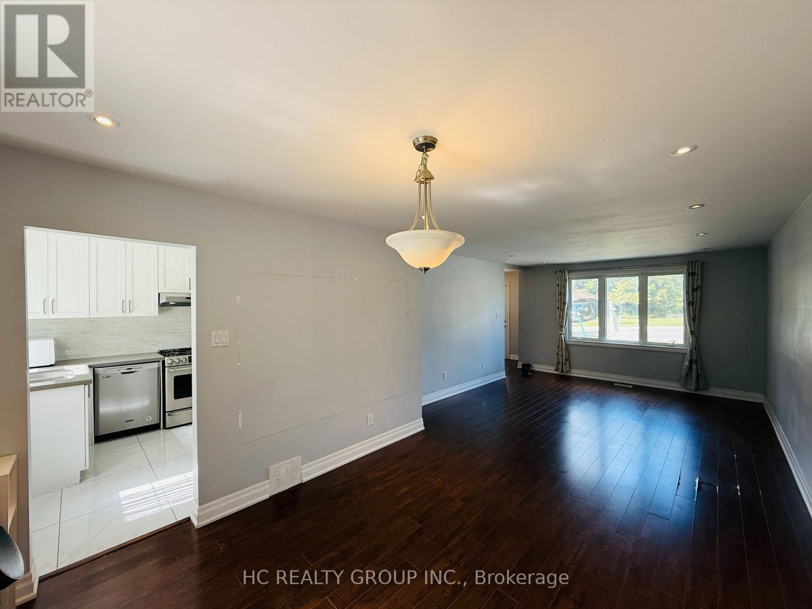 673 Glengrove Avenue W, Toronto, Ontario  M6B 2J2 - Photo 2 - W12318269