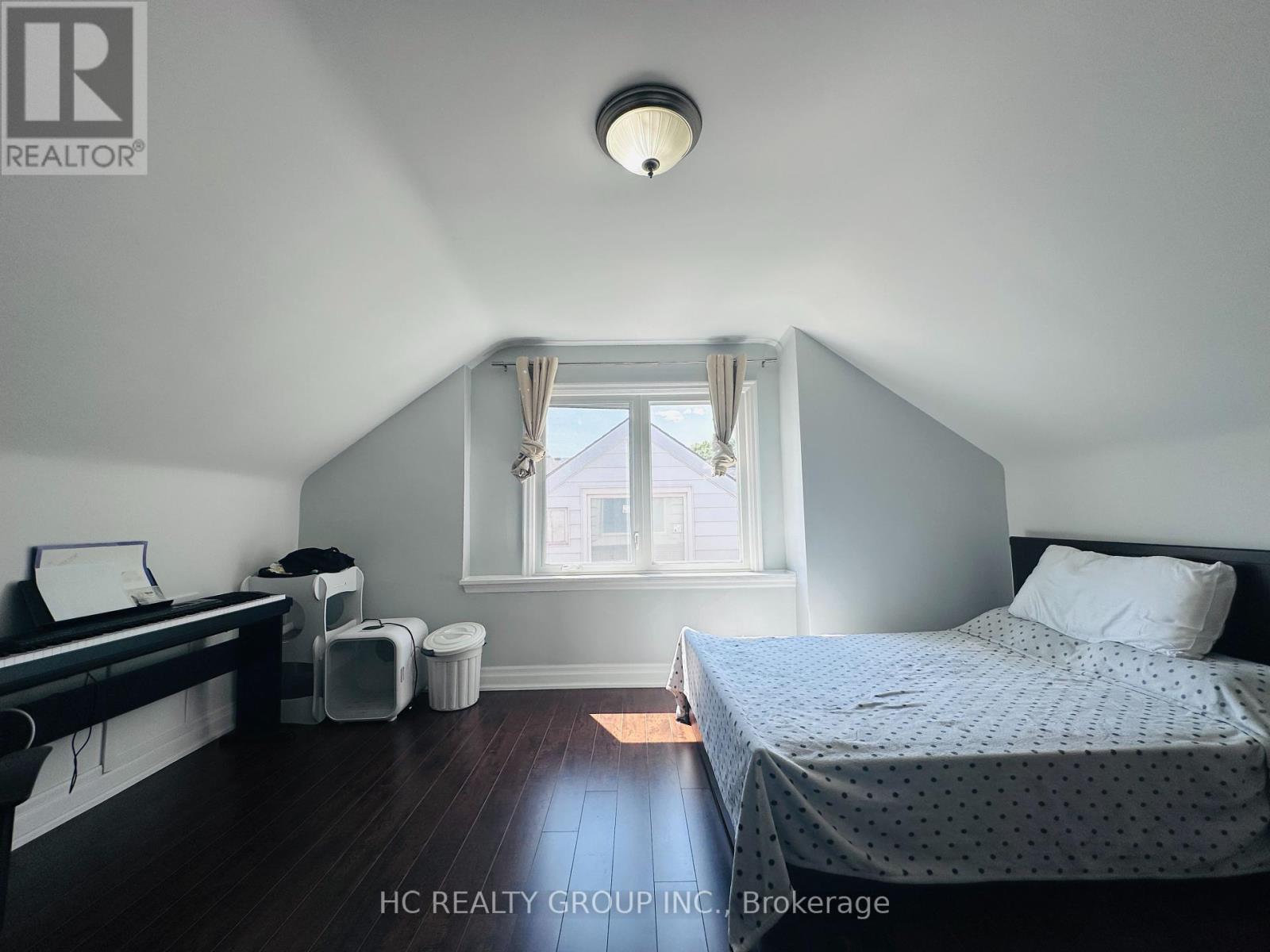 673 Glengrove Avenue W, Toronto, Ontario  M6B 2J2 - Photo 11 - W12318269