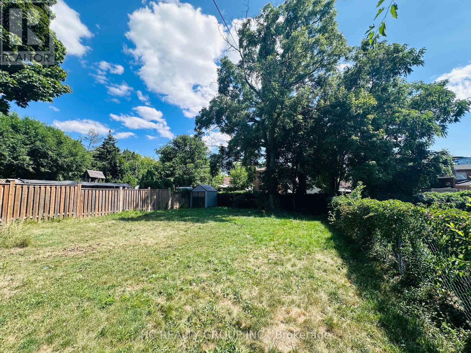 673 Glengrove Avenue W, Toronto, Ontario  M6B 2J2 - Photo 20 - W12318269