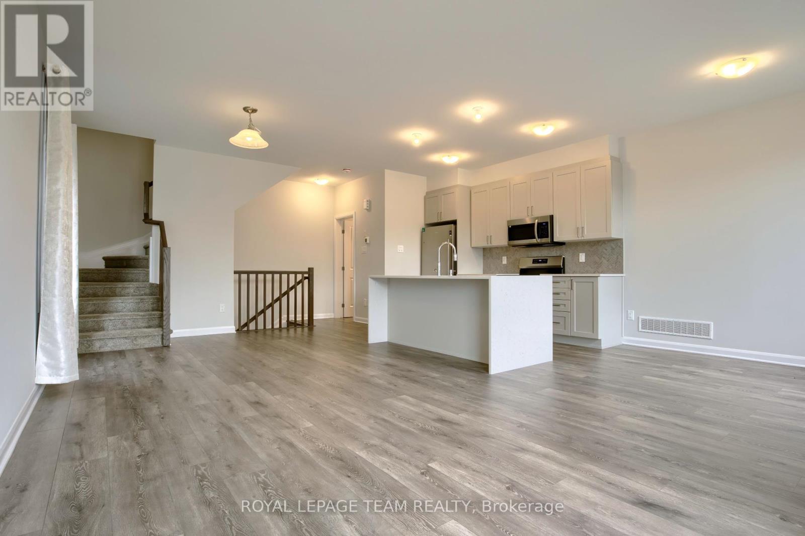 280 Elsie Macgill Walk, Ottawa, Ontario  K2K 1X7 - Photo 8 - X12387156