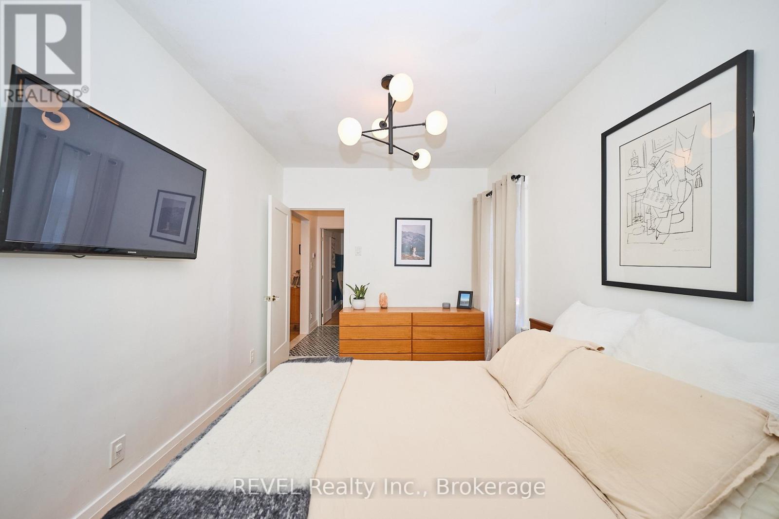 165 Main Street, St. Catharines, Ontario  L2N 4V6 - Photo 18 - X12382751