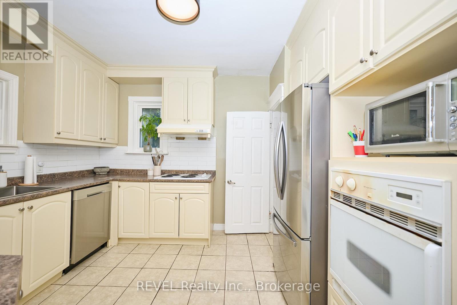 165 Main Street, St. Catharines, Ontario  L2N 4V6 - Photo 8 - X12382751