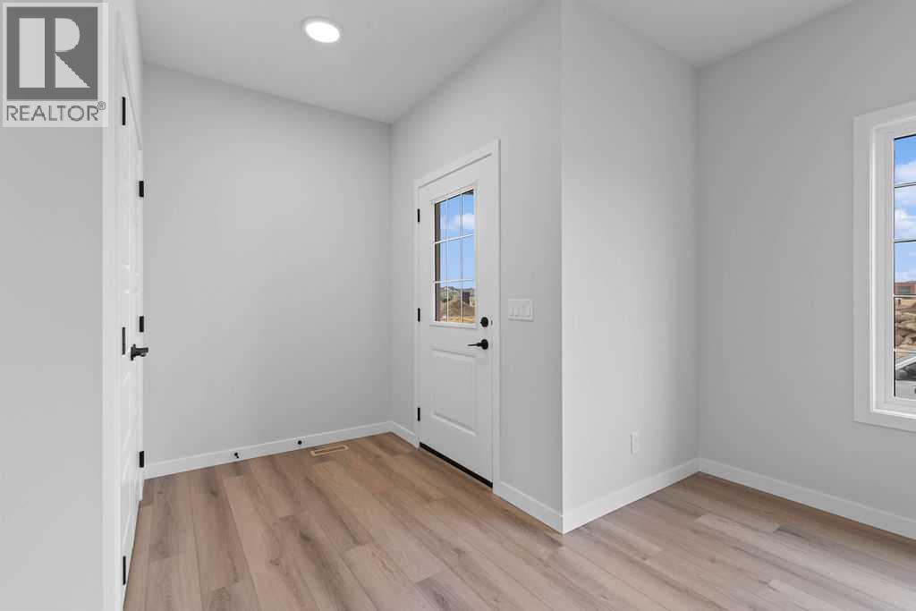 Property at 1025 Reynolds Crescent SW image 3