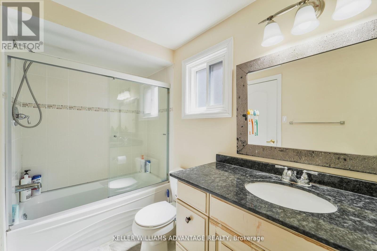 153 Dollery Court, Toronto (Westminster-Branson), Ontario  M2R 3N9 - Photo 31 - C12384119