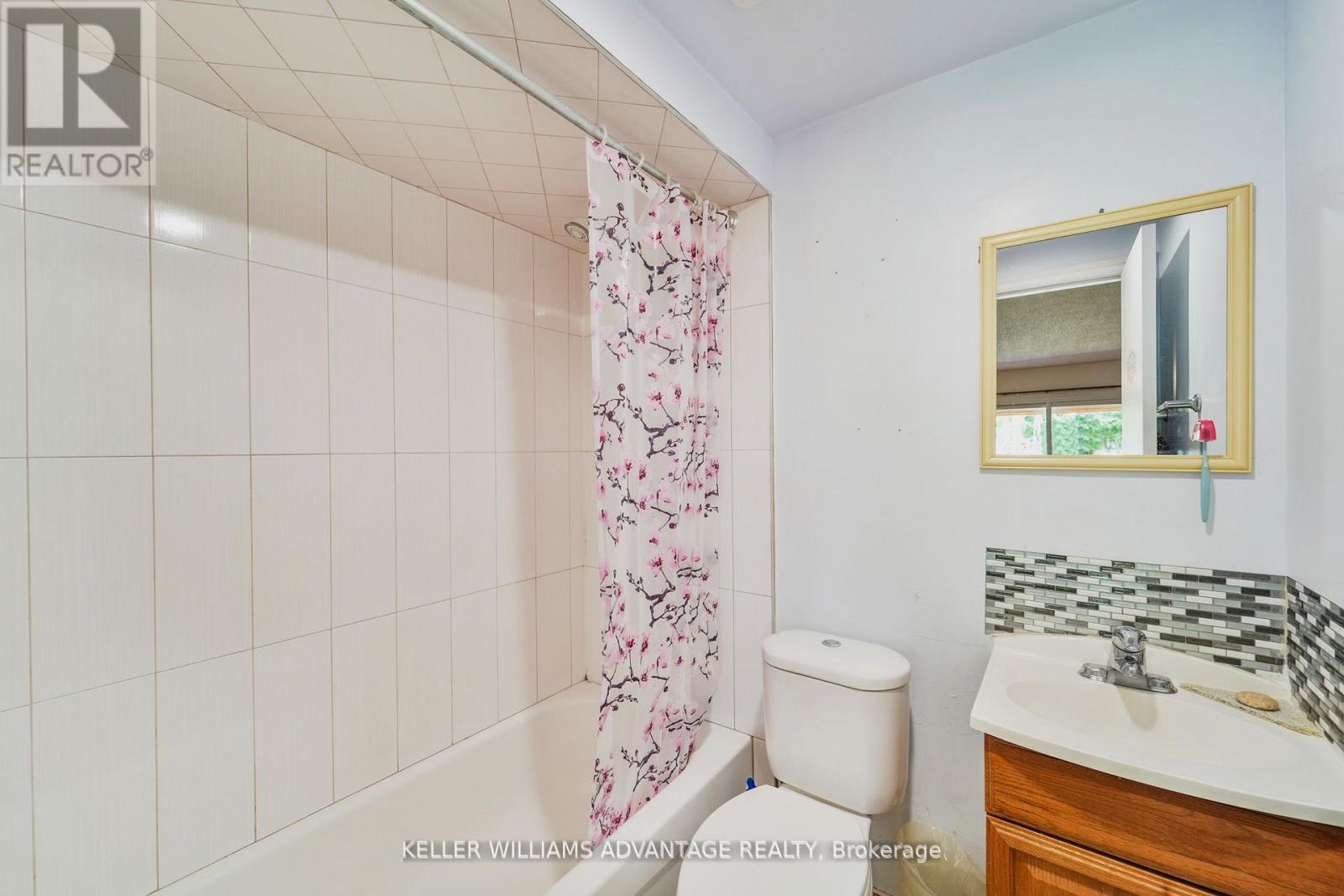 153 Dollery Court, Toronto (Westminster-Branson), Ontario  M2R 3N9 - Photo 36 - C12384119