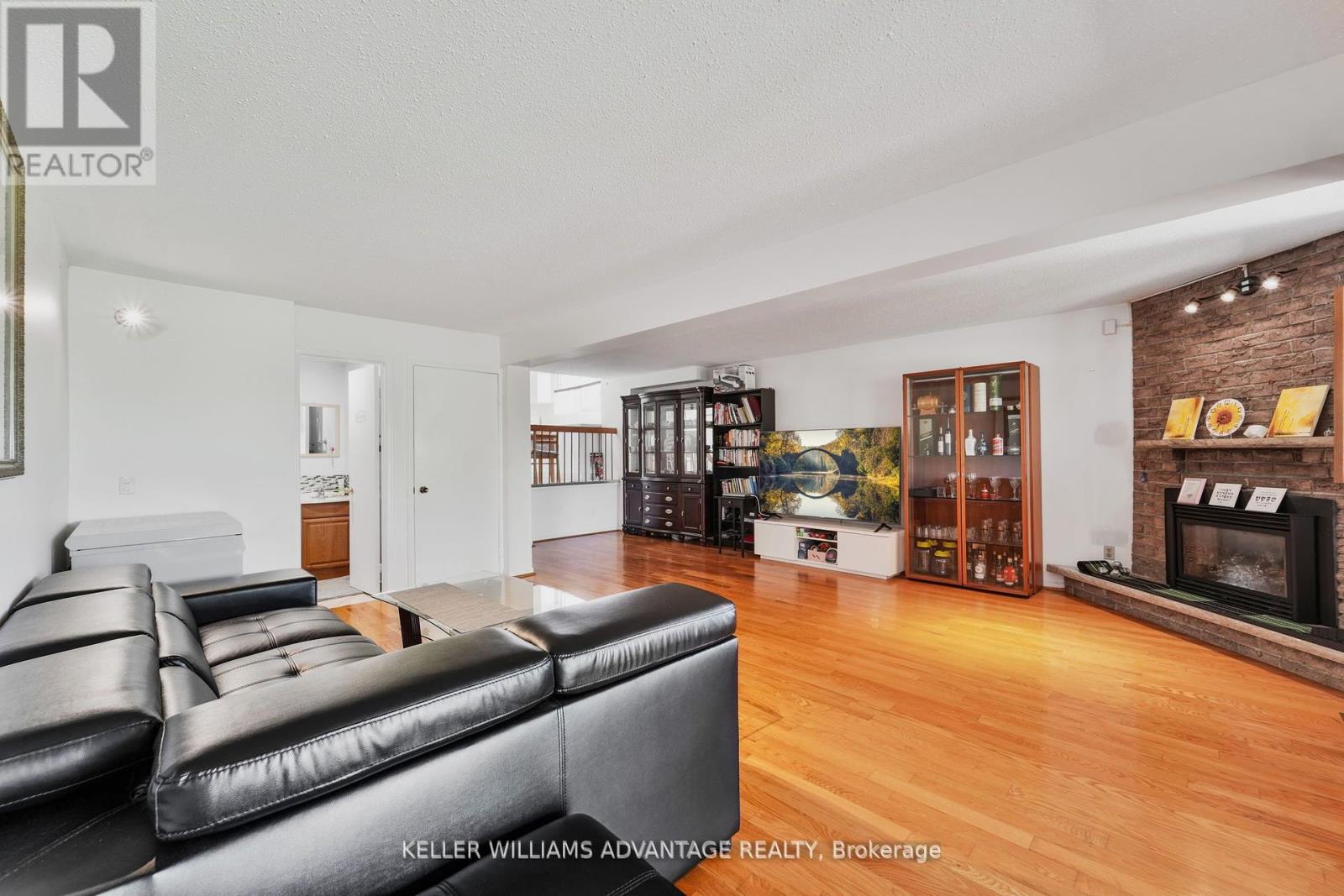 153 Dollery Court, Toronto (Westminster-Branson), Ontario  M2R 3N9 - Photo 8 - C12384119