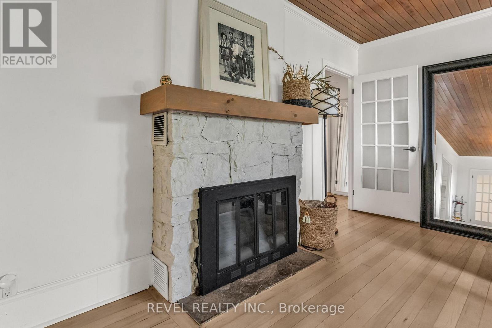 331 St Paul Street W, St. Catharines, Ontario  L2R 6P7 - Photo 13 - X12387039