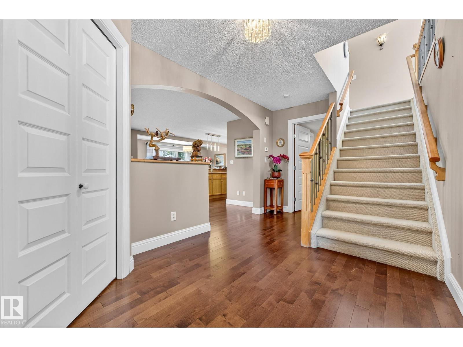 8429 Sloane Cr Nw, Edmonton, Alberta  T6R 0L3 - Photo 4 - E4456644