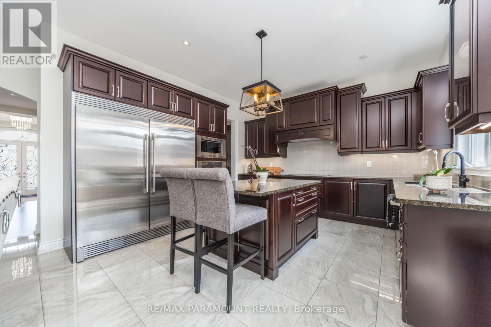 8 Accolade Court, Brampton, Ontario  L6X 2X4 - Photo 15 - W12387169