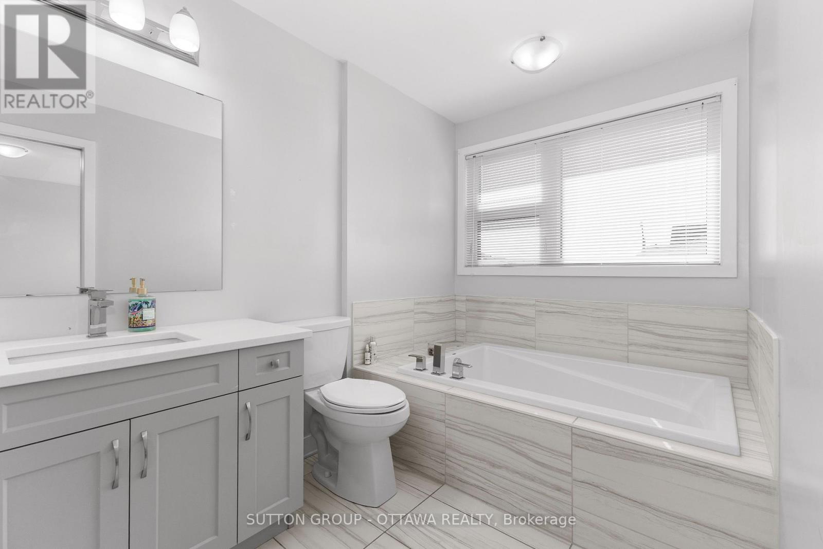 536 Rowers Way, Ottawa, Ontario  K1X 0C6 - Photo 15 - X12387194