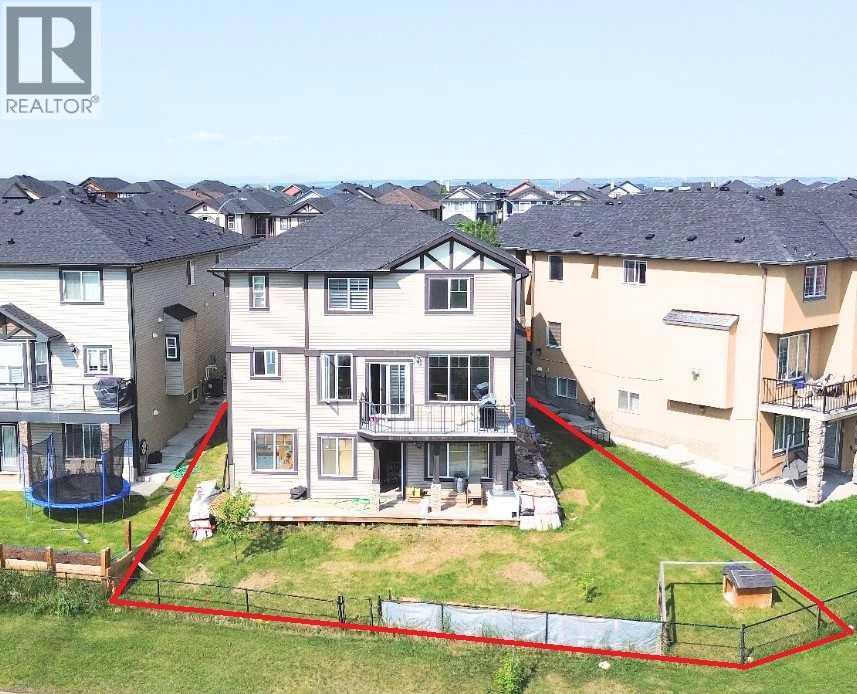 Property at 26 Saddlelake View NE image 3