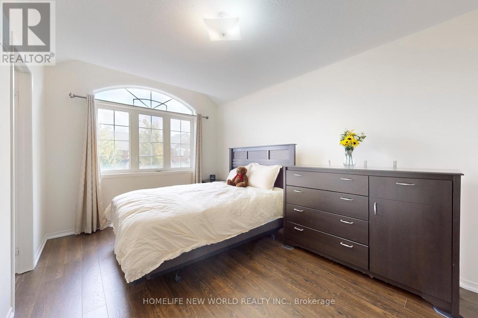 1124 Bur Oak Avenue, Markham, Ontario  L6E 0K9 - Photo 17 - N12387191