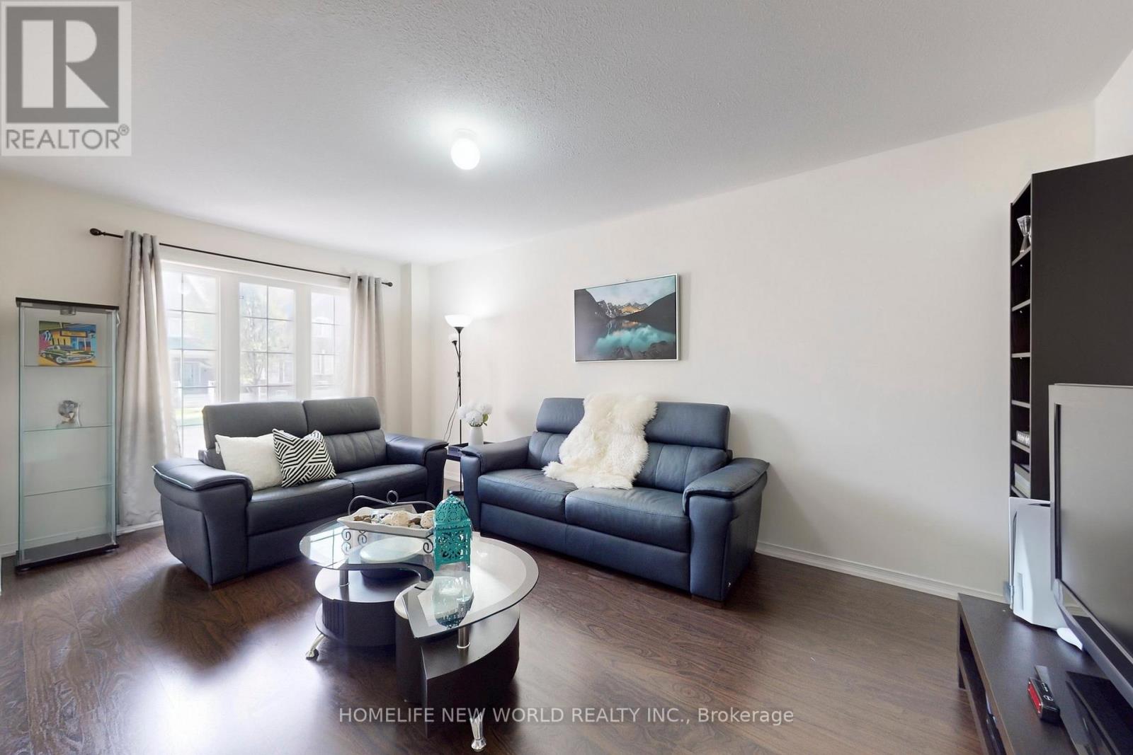 1124 Bur Oak Avenue, Markham, Ontario  L6E 0K9 - Photo 4 - N12387191