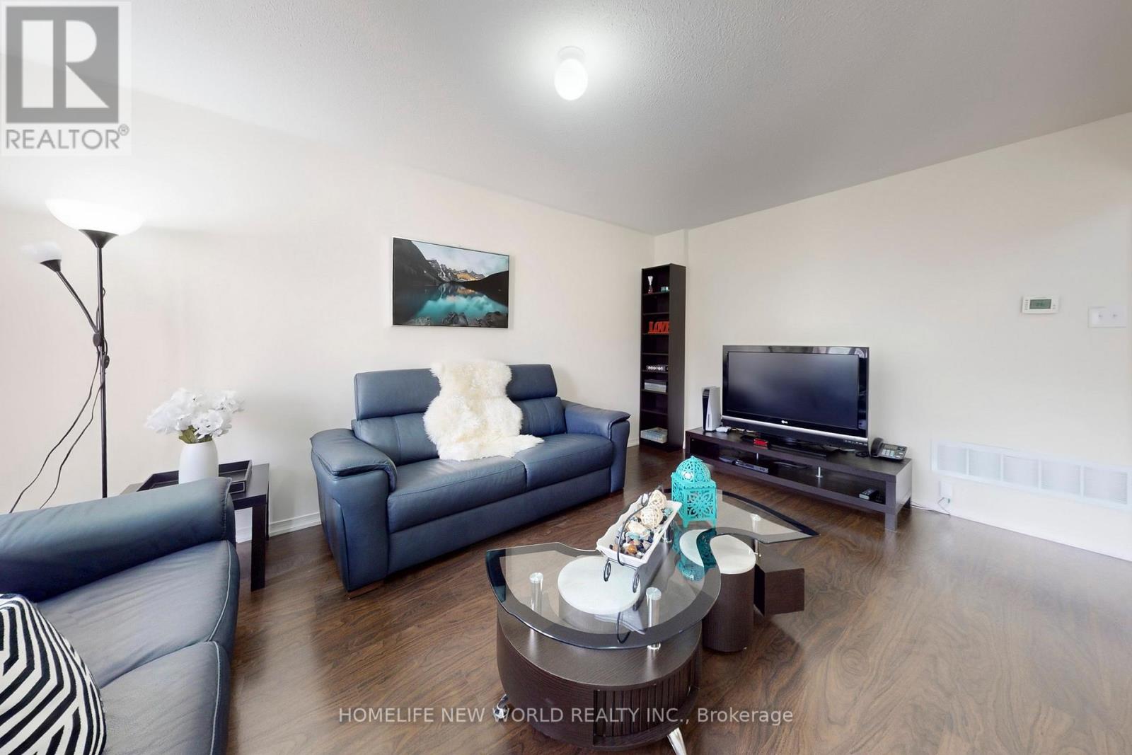 1124 Bur Oak Avenue, Markham, Ontario  L6E 0K9 - Photo 5 - N12387191