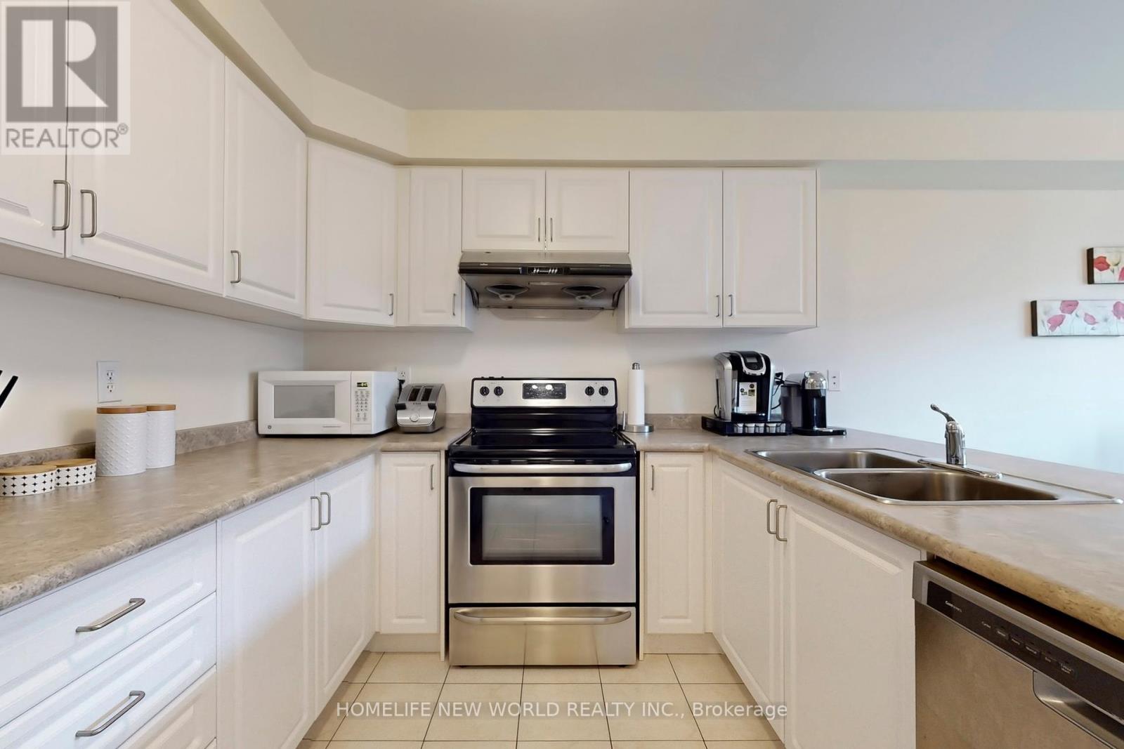 1124 Bur Oak Avenue, Markham, Ontario  L6E 0K9 - Photo 9 - N12387191
