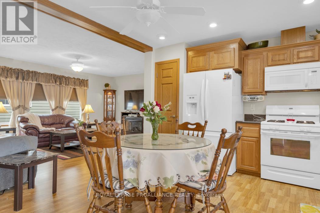 Unit 96 - 153 County Road 27, Prince Edward County, Ontario  K0K 1T0 - Photo 6 - X12251225