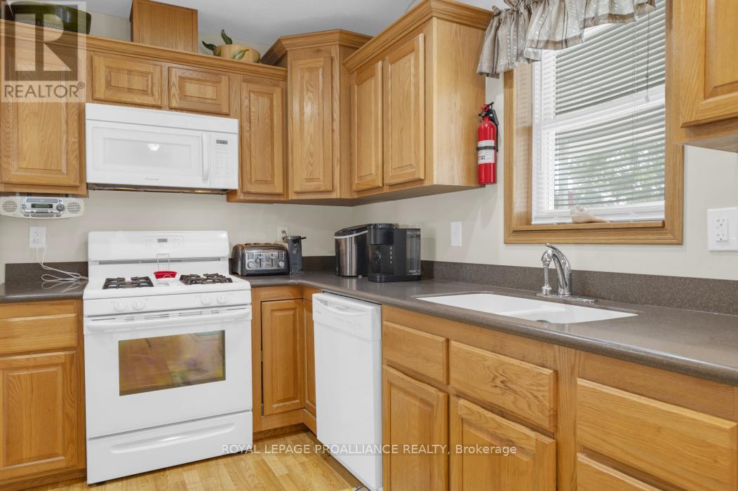 Unit 96 - 153 County Road 27, Prince Edward County, Ontario  K0K 1T0 - Photo 7 - X12251225