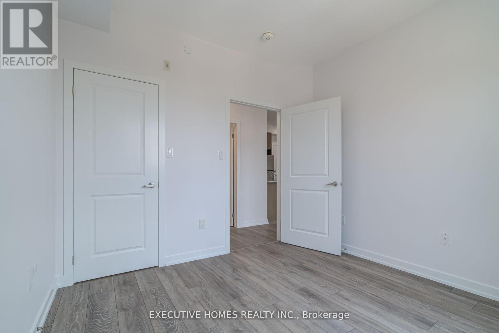 327 - 101 Shoreview Place, Hamilton (Stoney Creek), Ontario  L8E 0K2 - Photo 13 - X12387189