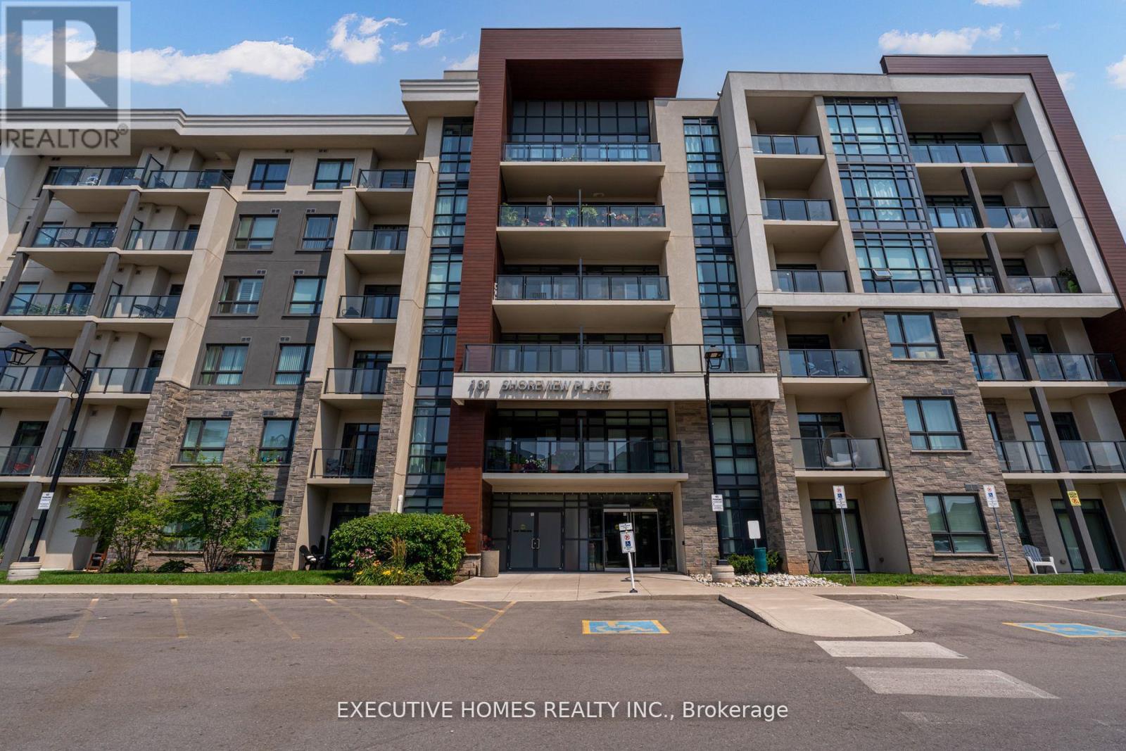 327 - 101 Shoreview Place, Hamilton (Stoney Creek), Ontario  L8E 0K2 - Photo 2 - X12387189