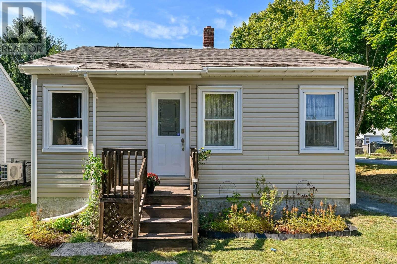 Property at 39 Russell Street image 2