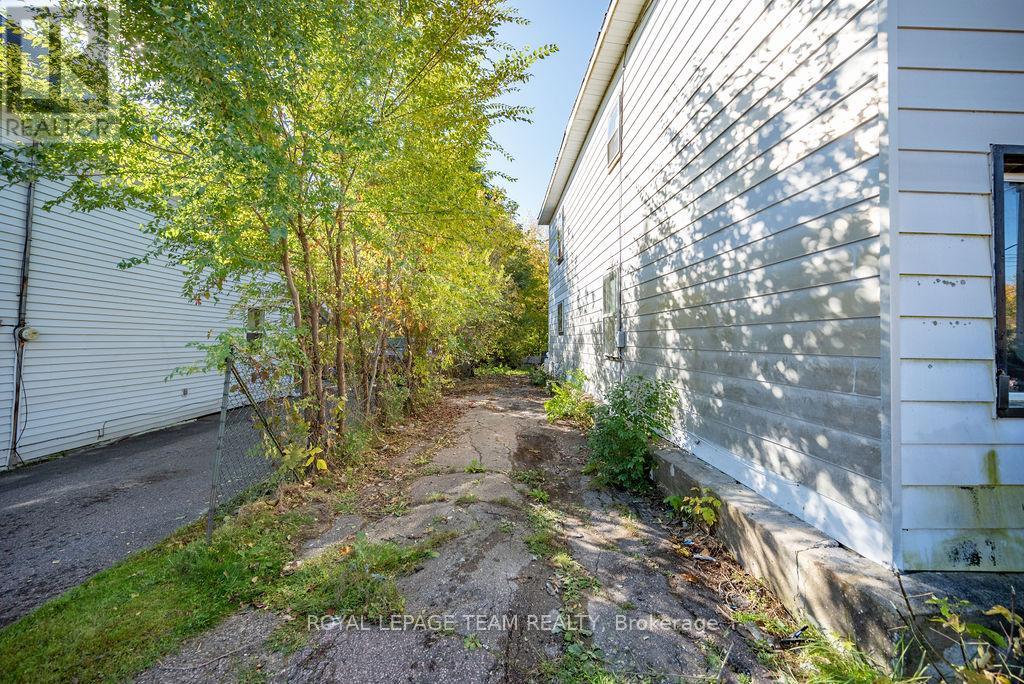 450 D'arcy Street, Pembroke, Ontario  K8A 6B3 - Photo 8 - X12387215