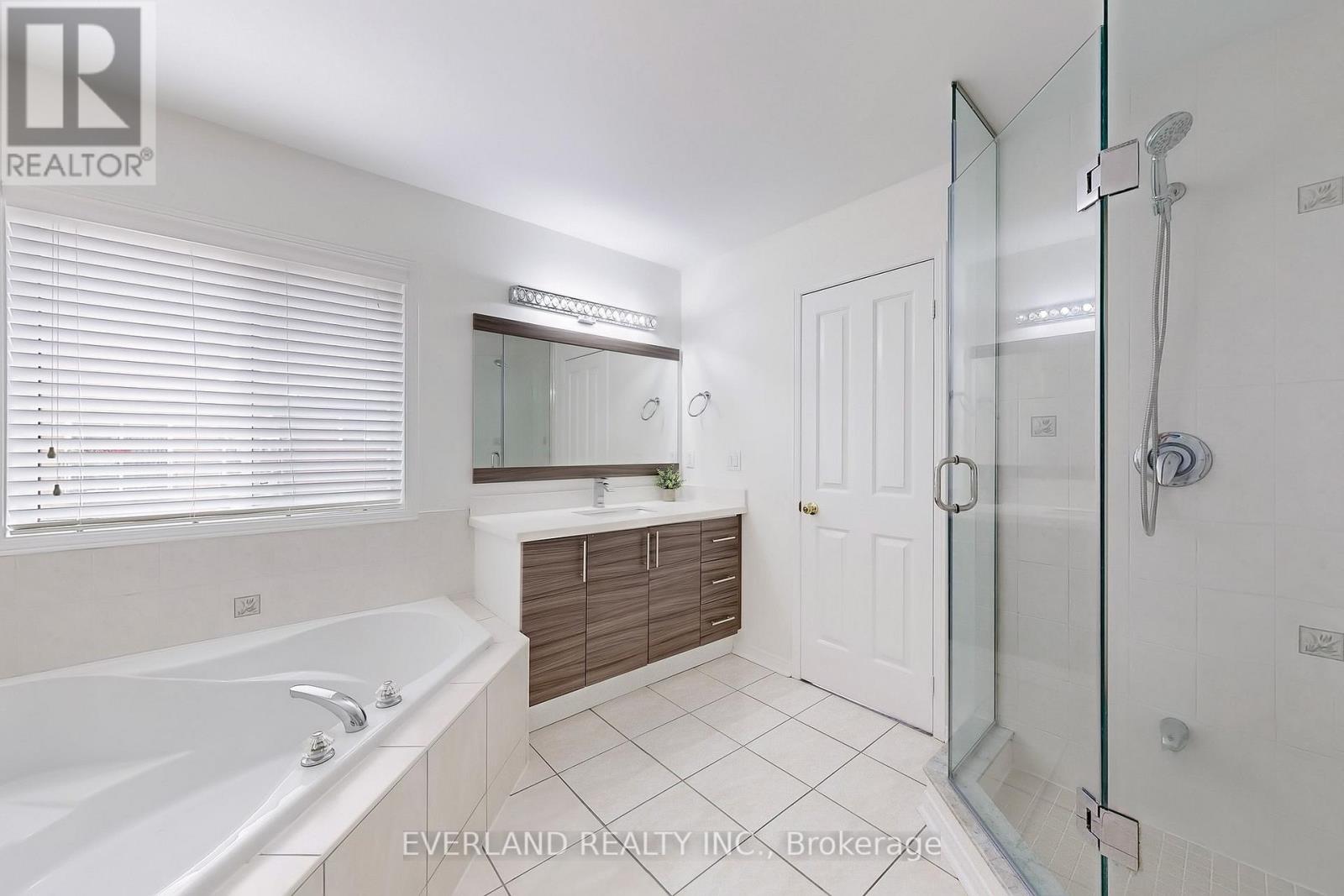 118 Orchard Hill Boulevard, Markham (Berczy), Ontario  L6C 2M4 - Photo 15 - N12376157
