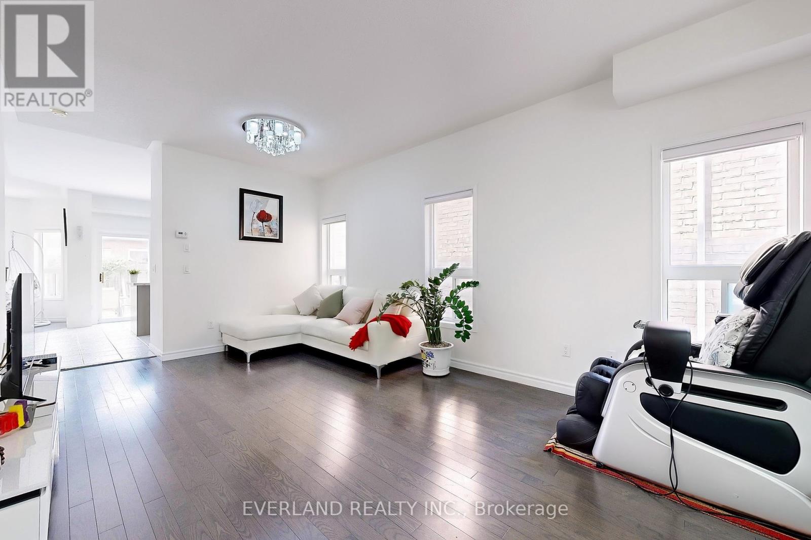 118 Orchard Hill Boulevard, Markham (Berczy), Ontario  L6C 2M4 - Photo 3 - N12376157