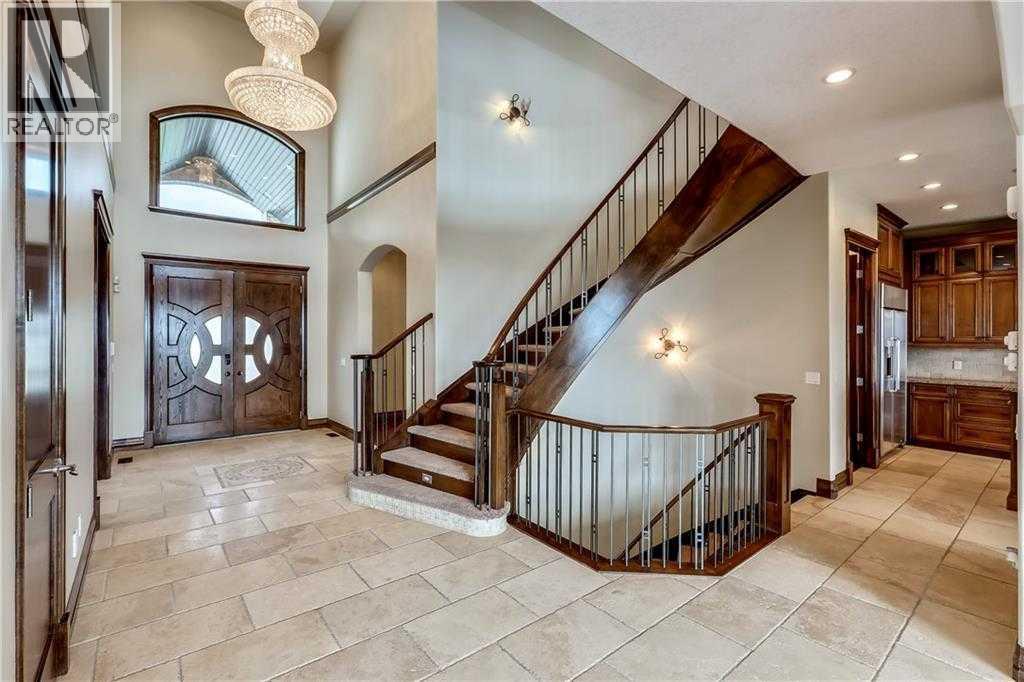 Property at 35 Elmont Drive SW image 3