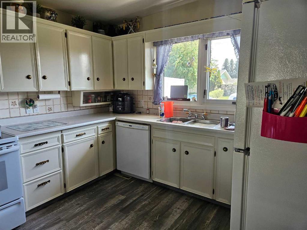 Property at 2613 10 Avenue image 5