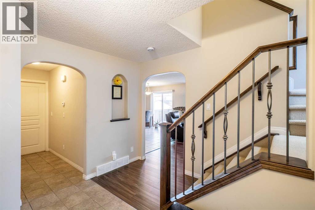 15 Kingsland Way Se, Airdrie, Alberta  T4A 0A4 - Photo 4 - A2249344