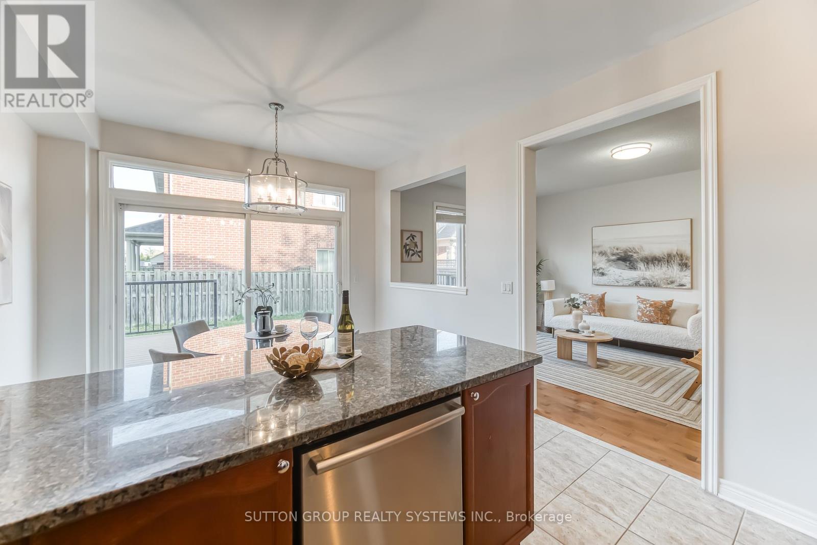 3806 Quiet Creek Drive, Mississauga, Ontario  L5M 8A9 - Photo 26 - W12387212