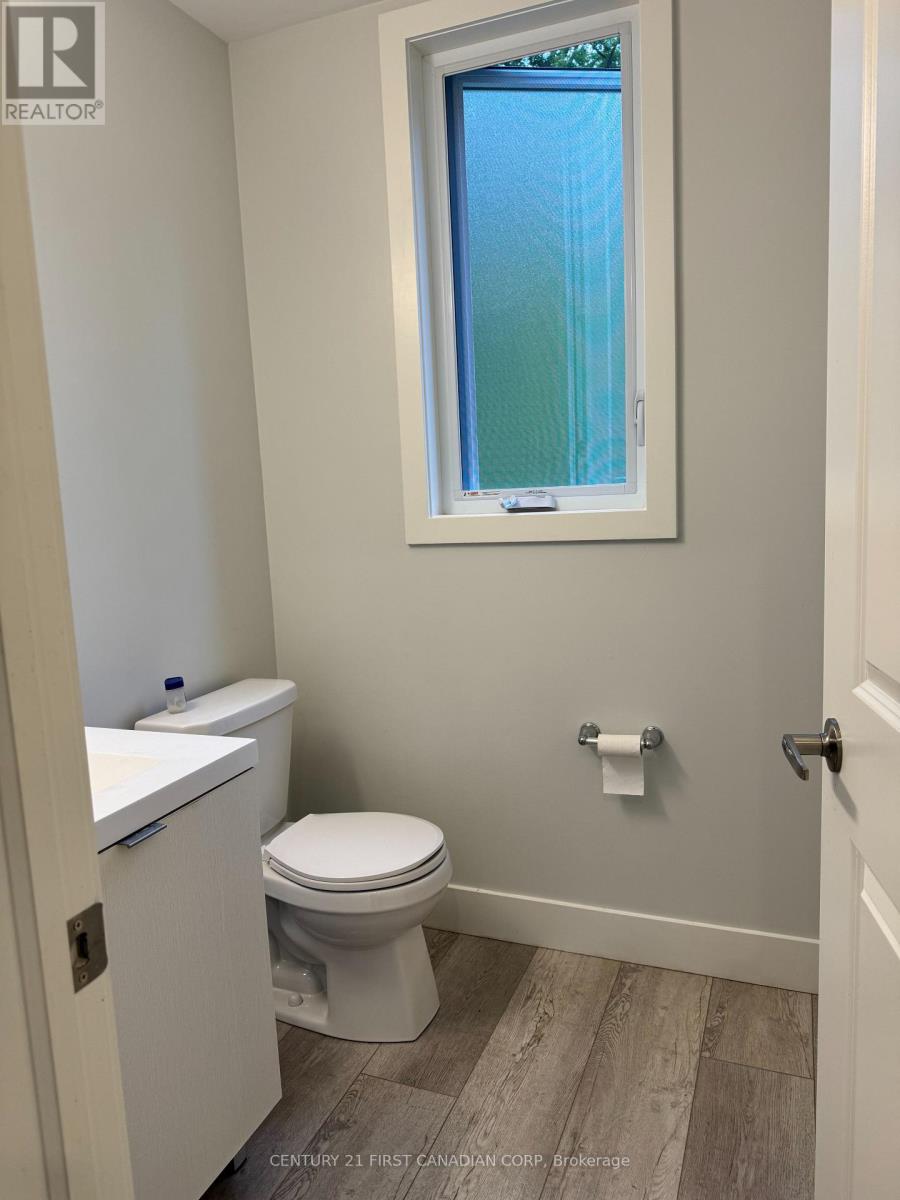 990 Deveron Crescent, London South, Ontario  N5Z 0B3 - Photo 8 - X12387219