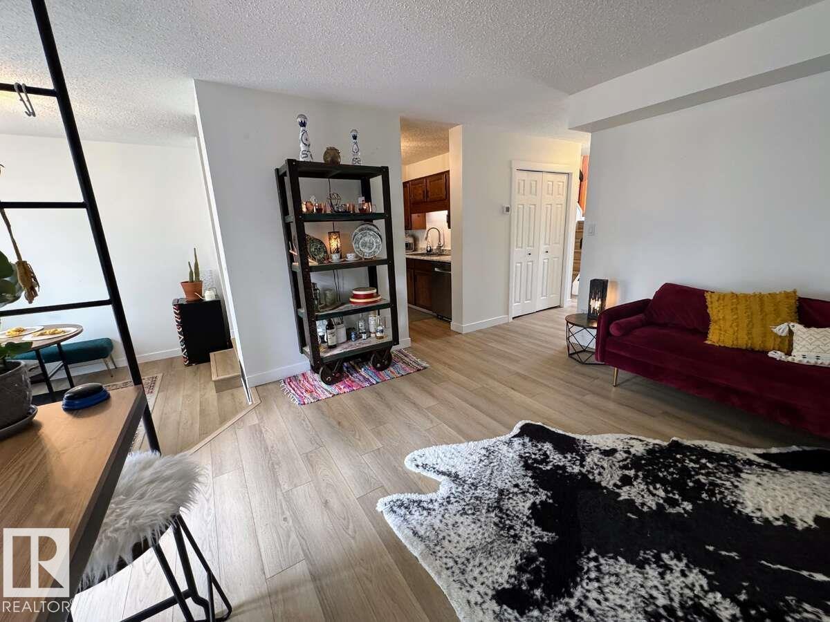 2419 142 Av Nw, Edmonton, Alberta  T5Y 1Y3 - Photo 8 - E4455321