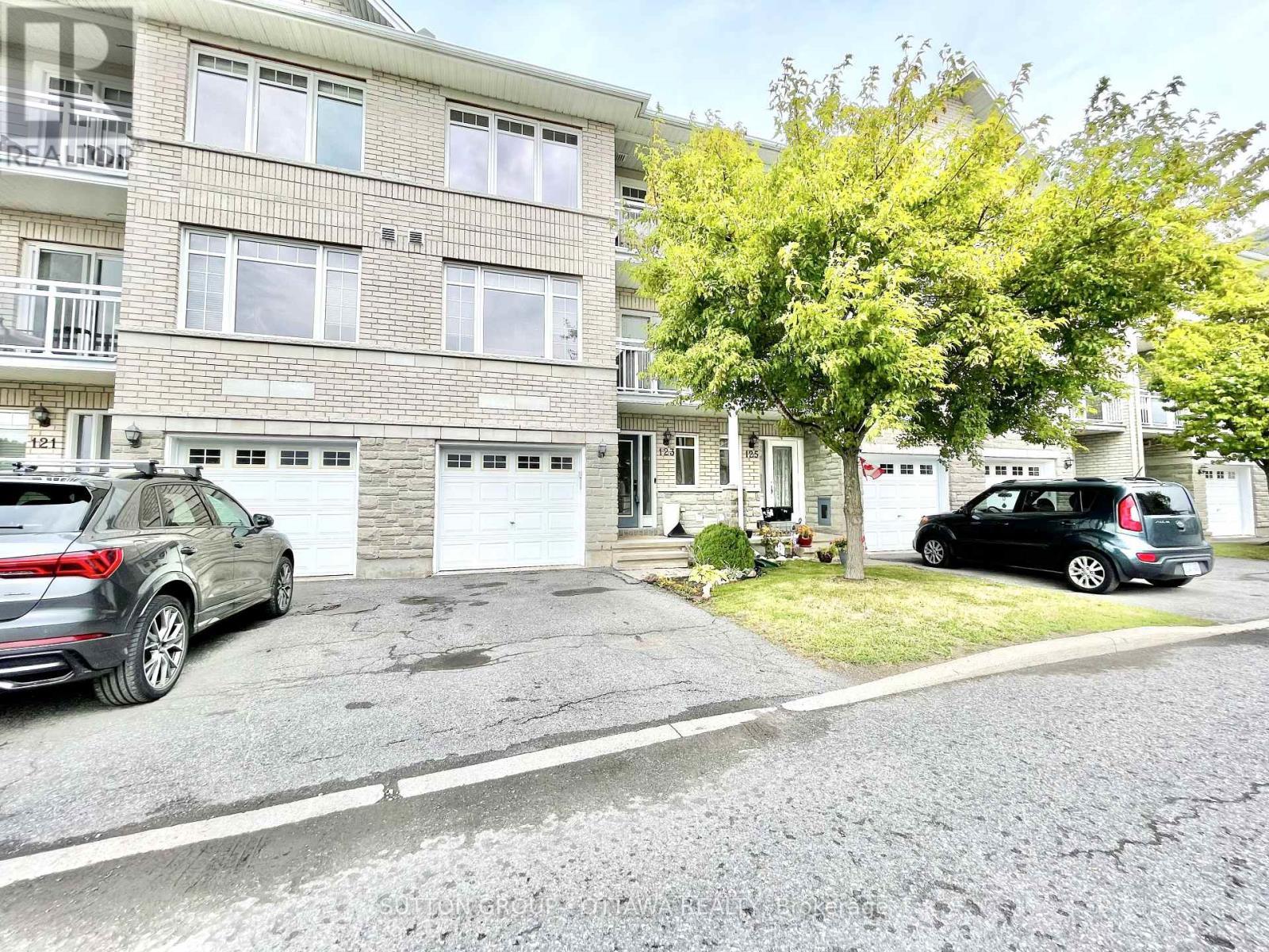 18 - 123 CORINTH PRIVATE, Ottawa, Ontario