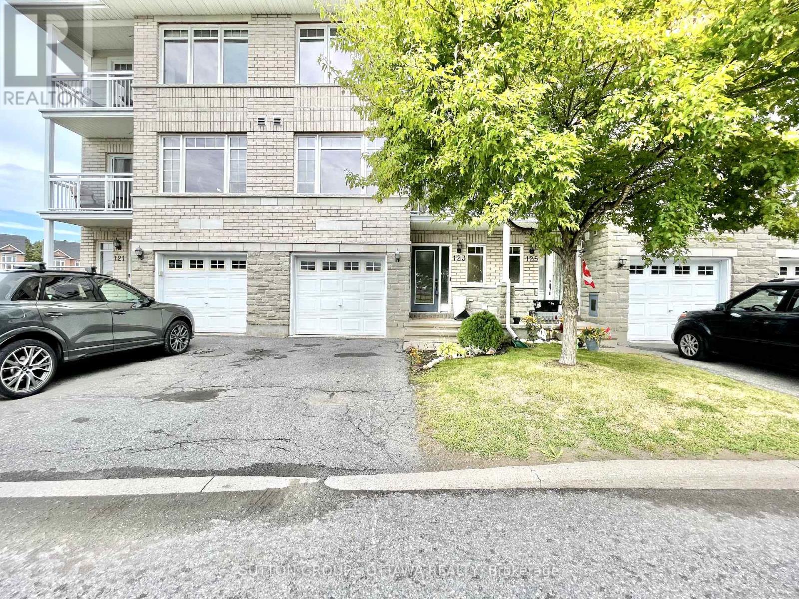 18 - 123 Corinth Private, Ottawa, Ontario  K2E 0A8 - Photo 2 - X12387244