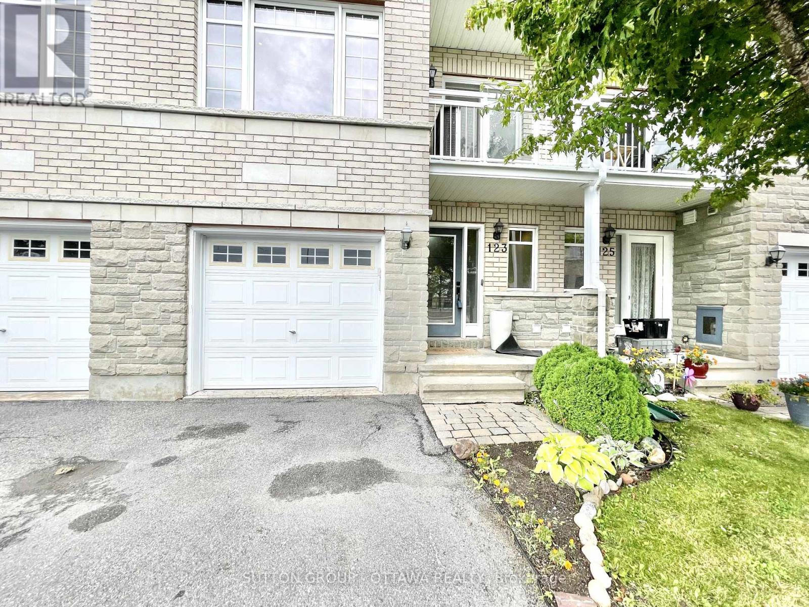 18 - 123 Corinth Private, Ottawa, Ontario  K2E 0A8 - Photo 3 - X12387244