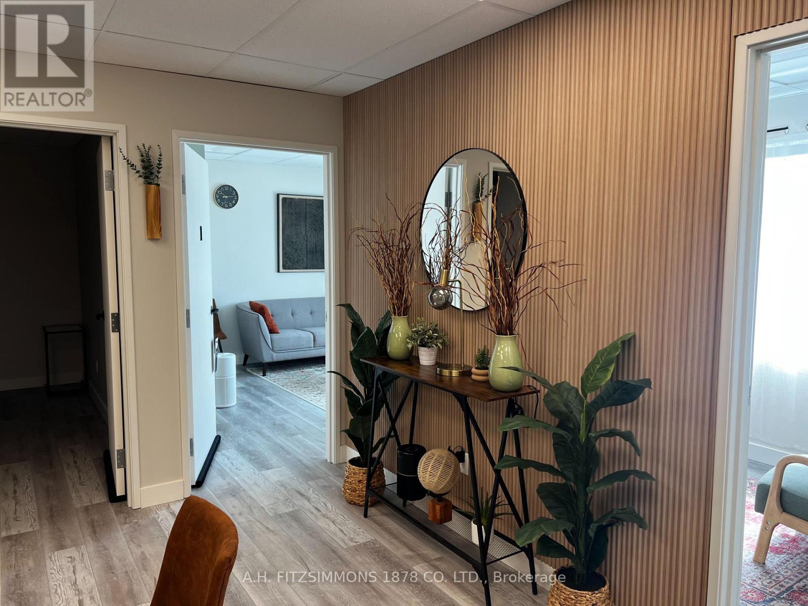 207 - 1690 Woodward Drive, Ottawa, Ontario  K2C 3R7 - Photo 5 - X12387245