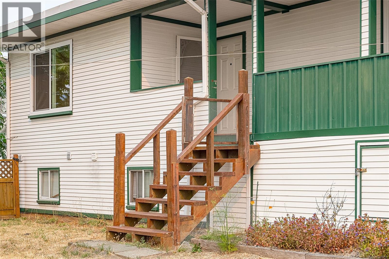 Property at 515 Northumberland Ave image 3