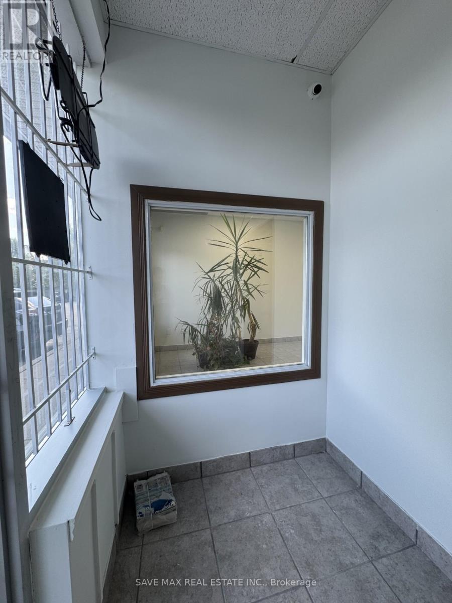 4 - 5390 Terry Fox Way, Mississauga, Ontario  L5V 0A5 - Photo 2 - W12387241