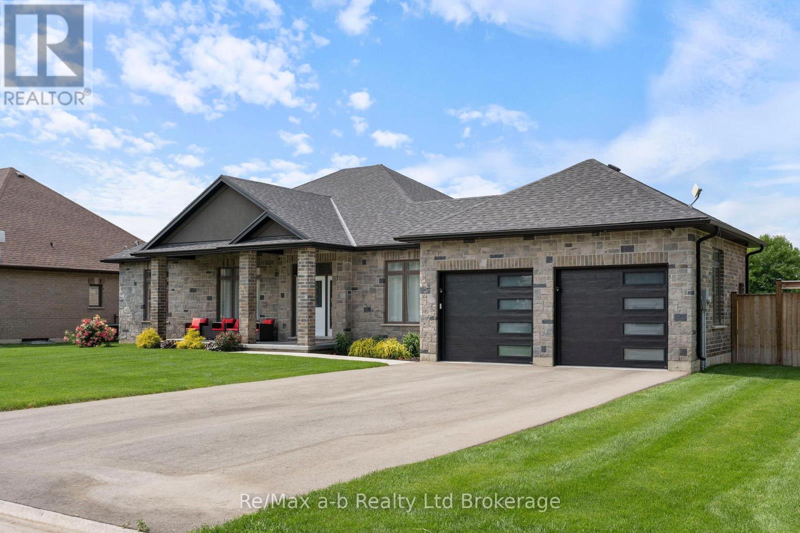 1005 WINDHAM CENTRE ROAD, Norfolk, Ontario