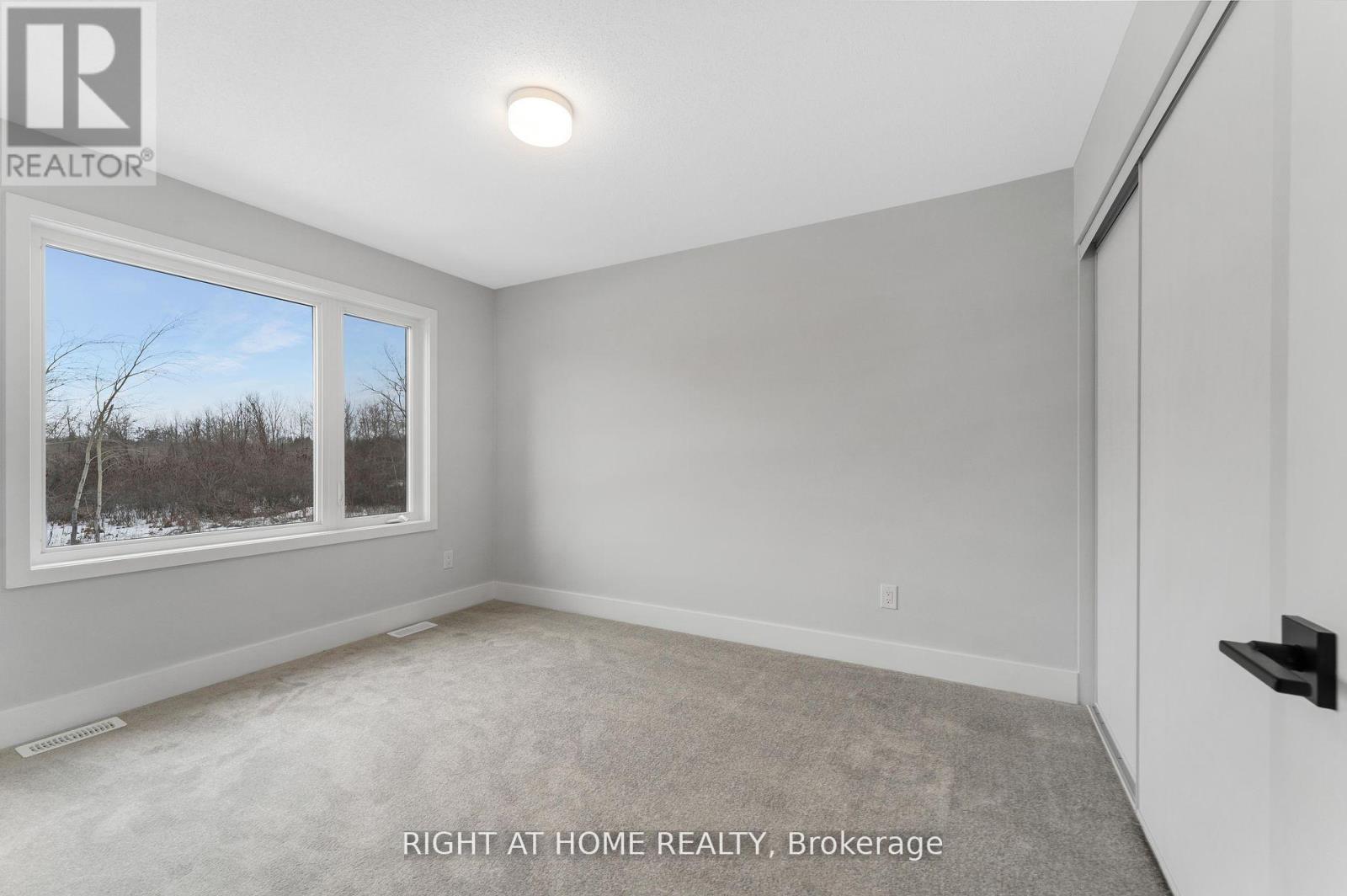 831 Derreen Avenue, Ottawa, Ontario  K2S 3A7 - Photo 16 - X12387258