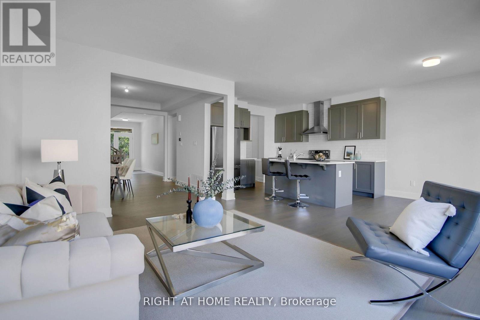 831 Derreen Avenue, Ottawa, Ontario  K2S 3A7 - Photo 7 - X12387258