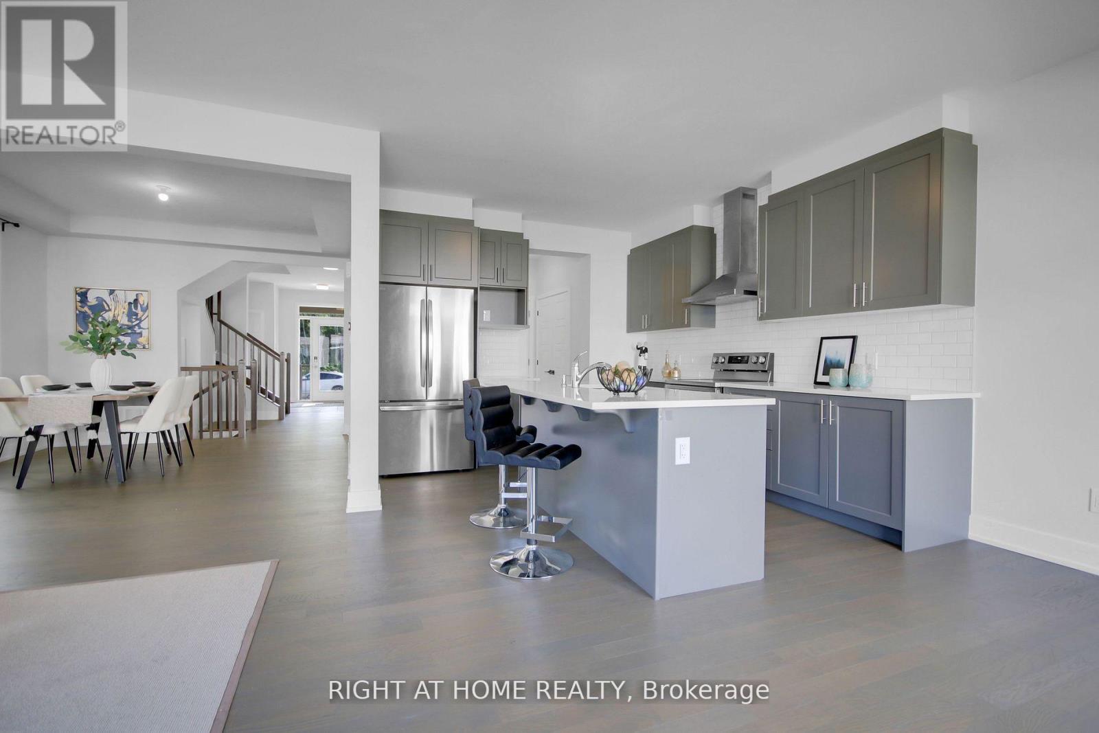 831 Derreen Avenue, Ottawa, Ontario  K2S 3A7 - Photo 9 - X12387258