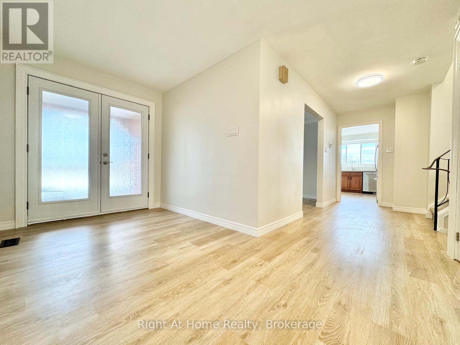 221 First Road E, Hamilton, Ontario  L8J 2V6 - Photo 2 - X12387265