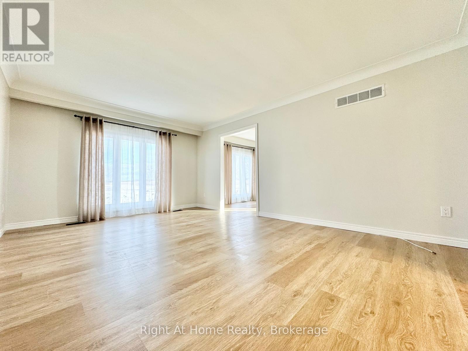 221 First Road E, Hamilton, Ontario  L8J 2V6 - Photo 4 - X12387265