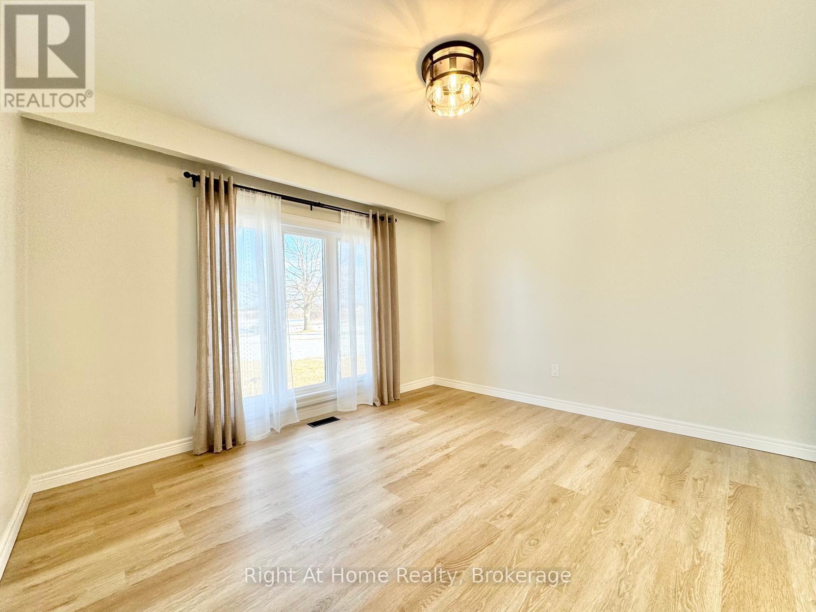 221 First Road E, Hamilton, Ontario  L8J 2V6 - Photo 5 - X12387265