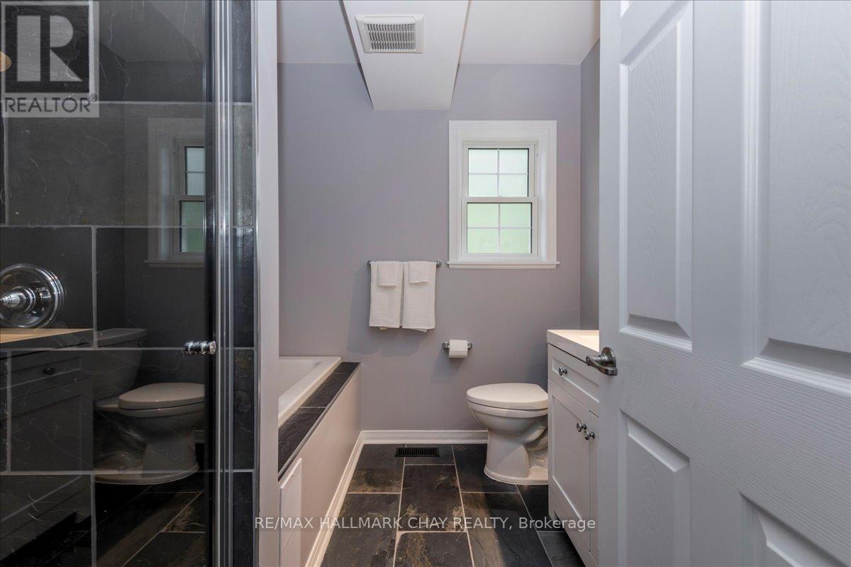 1047 Larch Street, Innisfil, Ontario  L0L 1C0 - Photo 12 - N12366702
