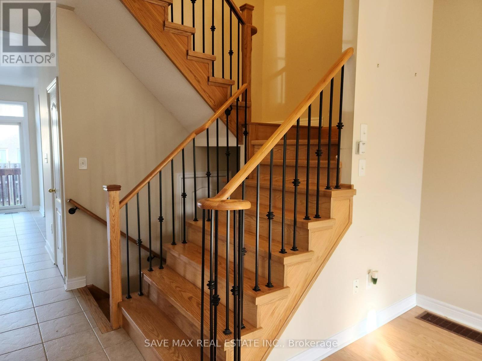 39 Frostbite Lane, Brampton, Ontario  L6R 3L8 - Photo 2 - W12387268