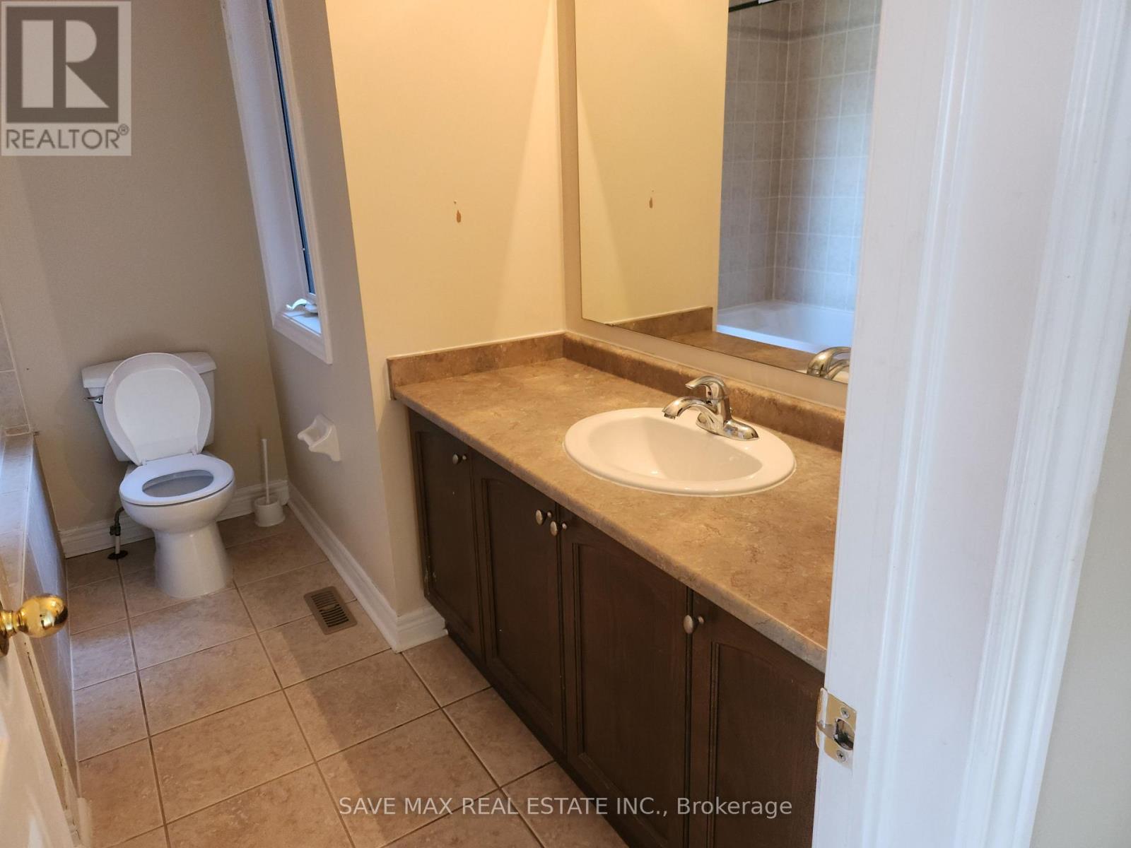 39 Frostbite Lane, Brampton, Ontario  L6R 3L8 - Photo 9 - W12387268