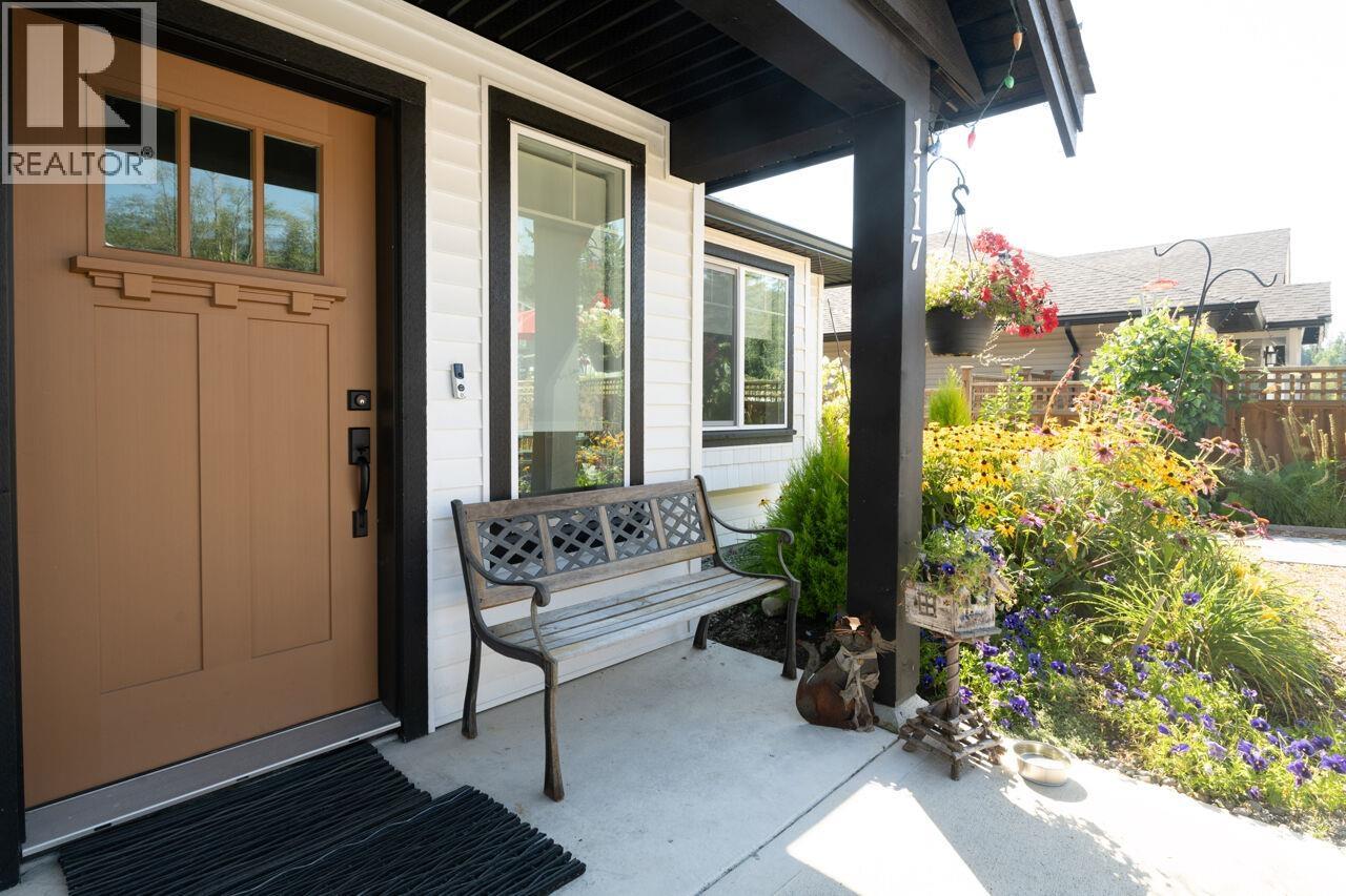 1117 Celia Crescent, Gibsons, British Columbia  V0N 1V7 - Photo 7 - R3044409